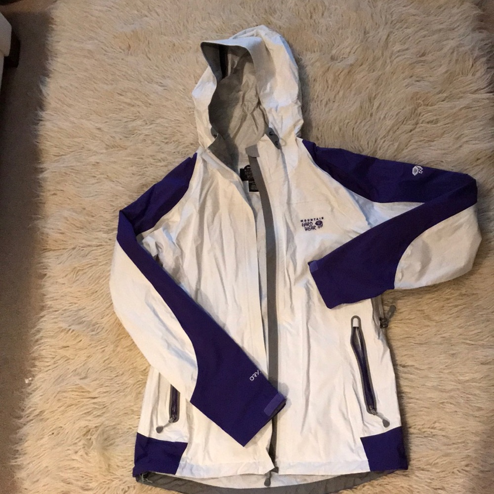 Women’s Mountain Hardwear shell - never worn!